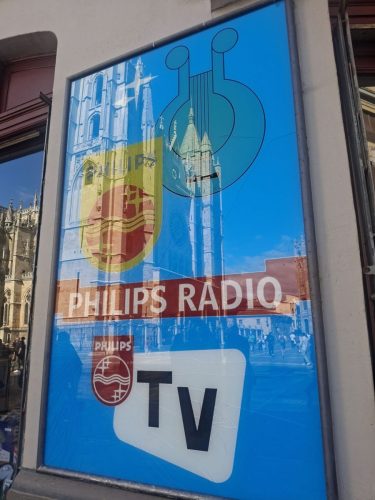 Octobre-2025-Exposiciones-y-contrastes-con-sus-reflejos-18